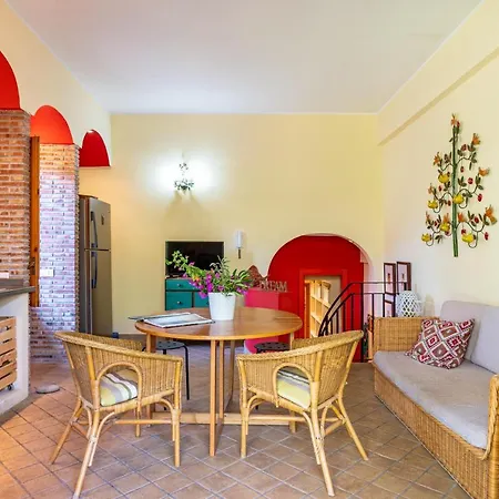 Apartment Naxos Seaside With Gardens, Parking And Swimming Pool *