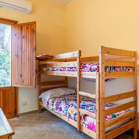 Apartment Naxos Seaside With Gardens, Parking And Swimming Pool